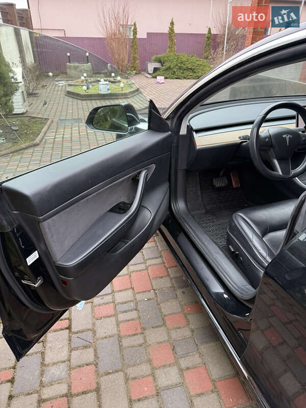 Седан Tesla Model 3 2020 в Одессе