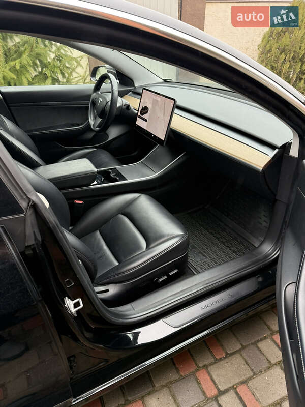Седан Tesla Model 3 2020 в Одессе