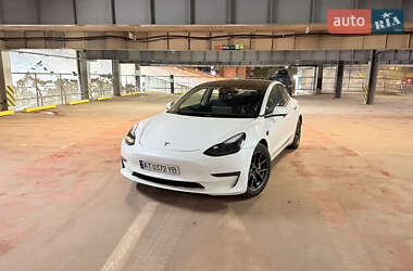 Седан Tesla Model 3 2021 в Коломиї