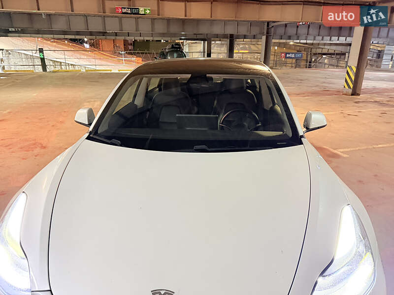 Седан Tesla Model 3 2021 в Коломые