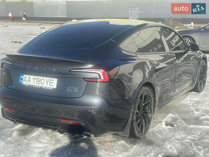 Седан Tesla Model 3 2024 в Киеве