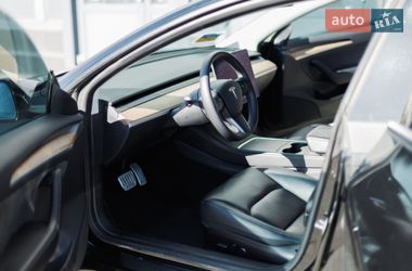 Седан Tesla Model 3 2021 в Києві