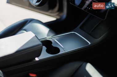 Седан Tesla Model 3 2021 в Києві