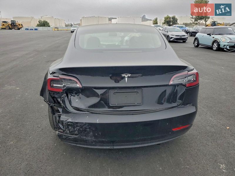Седан Tesla Model 3 2023 в Виннице
