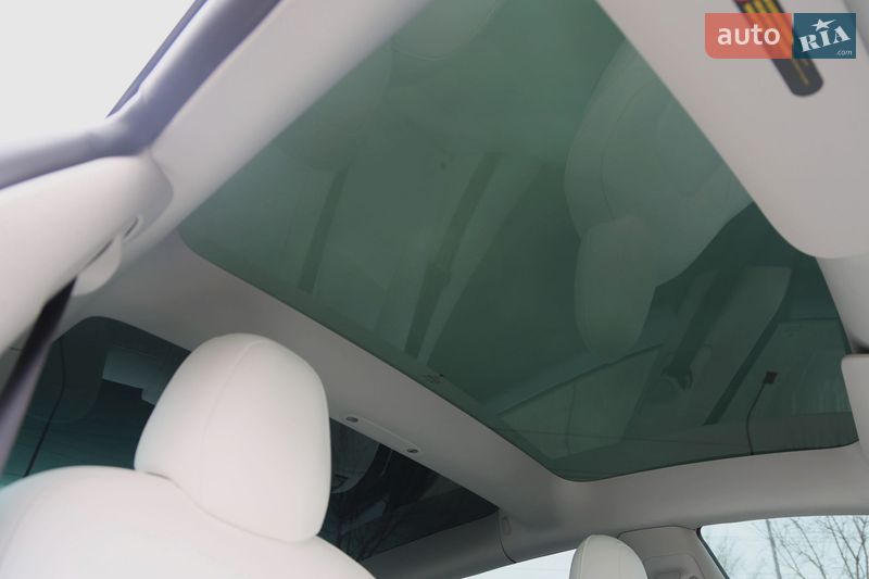 Седан Tesla Model 3 2022 в Києві