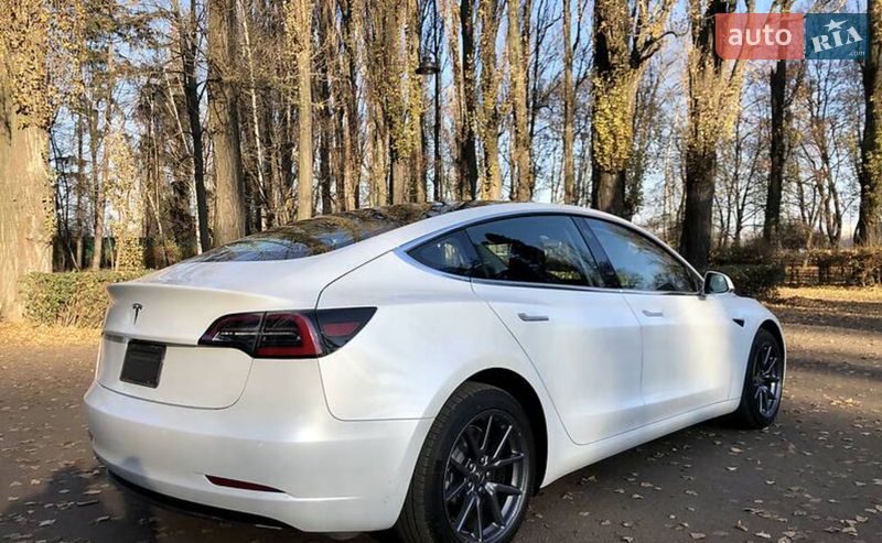 Седан Tesla Model 3 2019 в Одесі