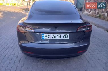 Седан Tesla Model 3 2022 в Львове