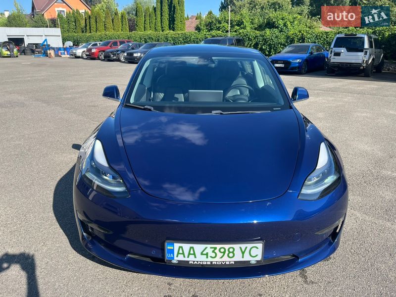 Седан Tesla Model 3 2019 в Киеве