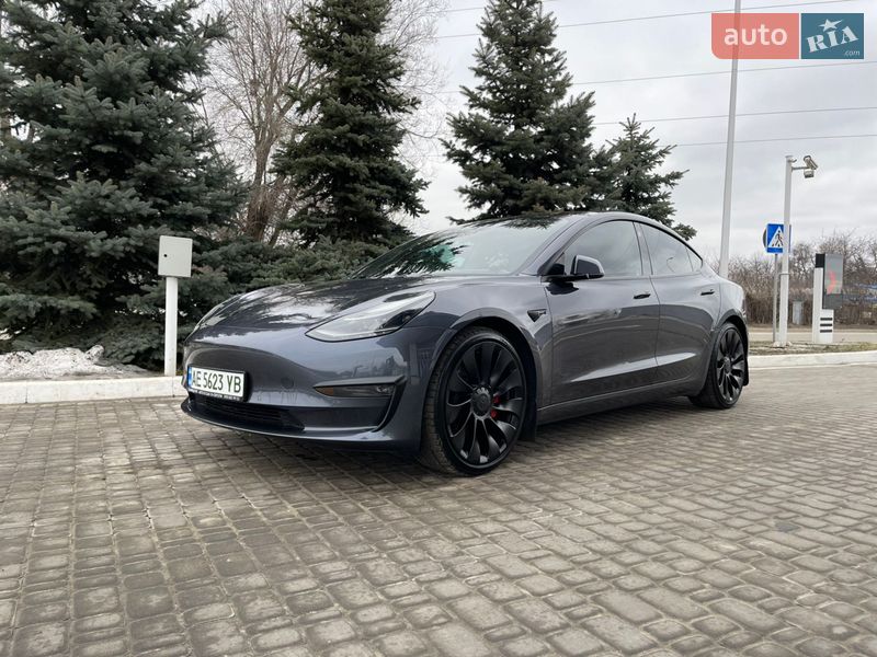 Седан Tesla Model 3 2020 в Дніпрі