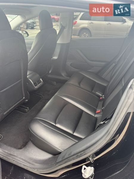 Седан Tesla Model 3 2018 в Киеве