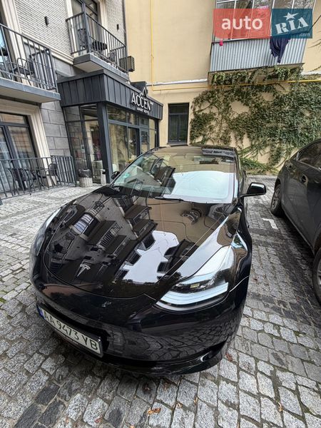 Седан Tesla Model 3 2023 в Киеве