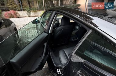 Седан Tesla Model 3 2023 в Києві