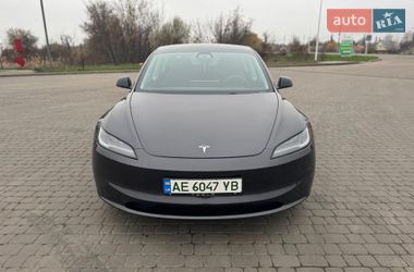 Седан Tesla Model 3 2024 в Новомосковську