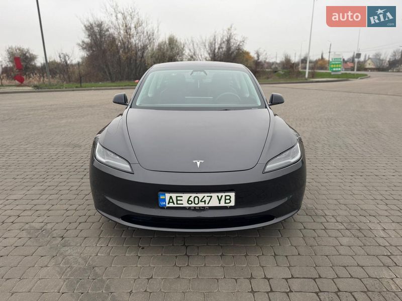 Седан Tesla Model 3 2024 в Новомосковске