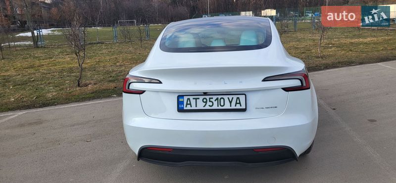 Седан Tesla Model 3 2025 в Ивано-Франковске