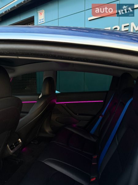 Седан Tesla Model 3 2019 в Киеве