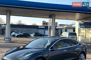 Седан Tesla Model 3 2018 в Черкассах