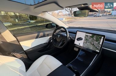 Седан Tesla Model 3 2018 в Черкассах