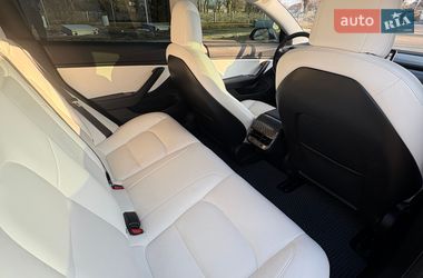 Седан Tesla Model 3 2018 в Черкассах