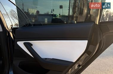 Седан Tesla Model 3 2018 в Черкассах