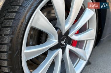 Седан Tesla Model 3 2018 в Черкассах