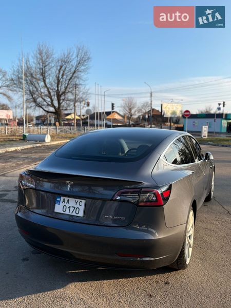 Седан Tesla Model 3 2018 в Черкасах