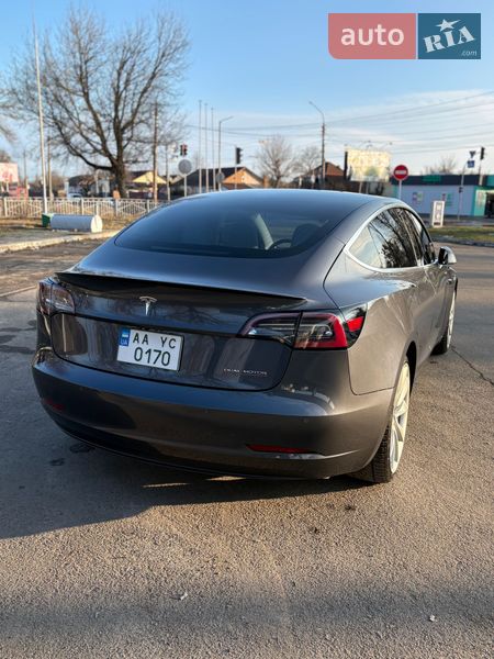 Седан Tesla Model 3 2018 в Черкасах