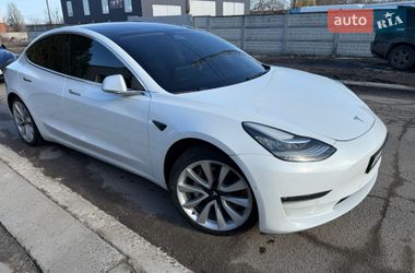 Седан Tesla Model 3 2018 в Дніпрі