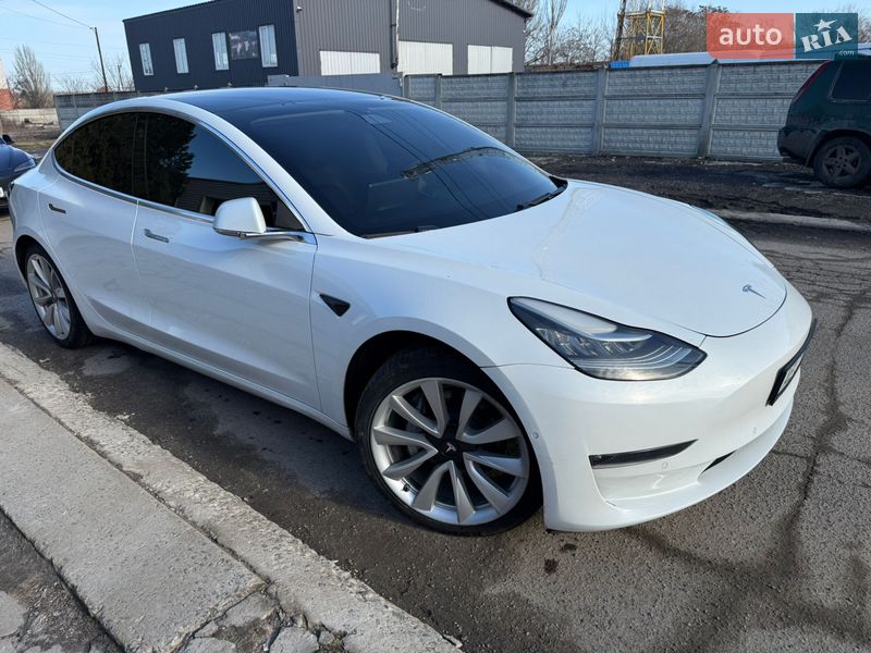 Tesla Model 3 2018