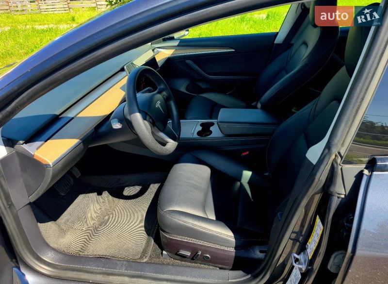Седан Tesla Model 3 2021 в Одесі
