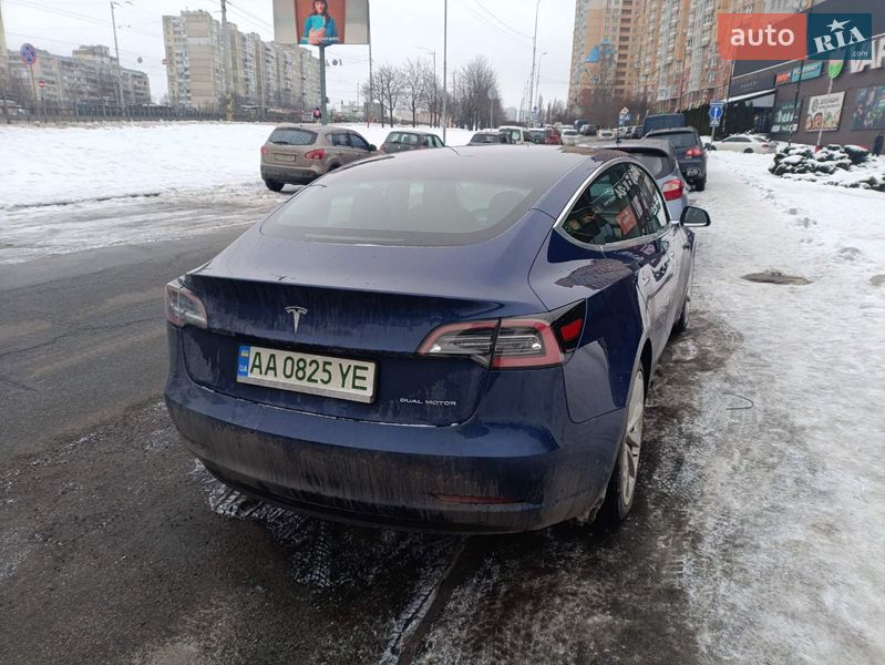 Седан Tesla Model 3 2020 в Киеве