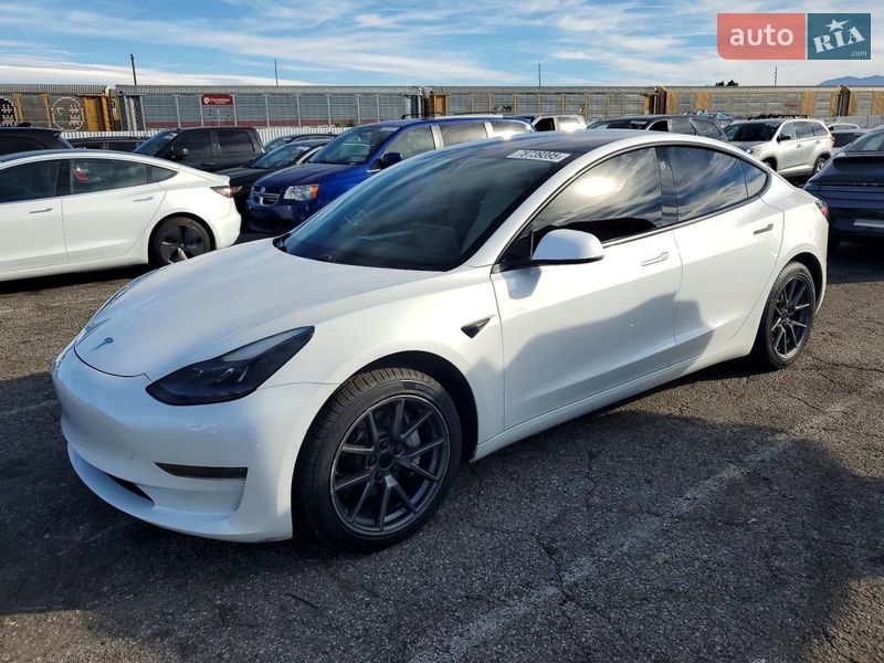 Tesla Model 3 2021