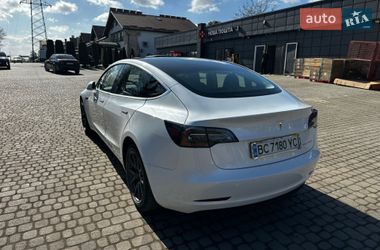 Седан Tesla Model 3 2019 в Львове