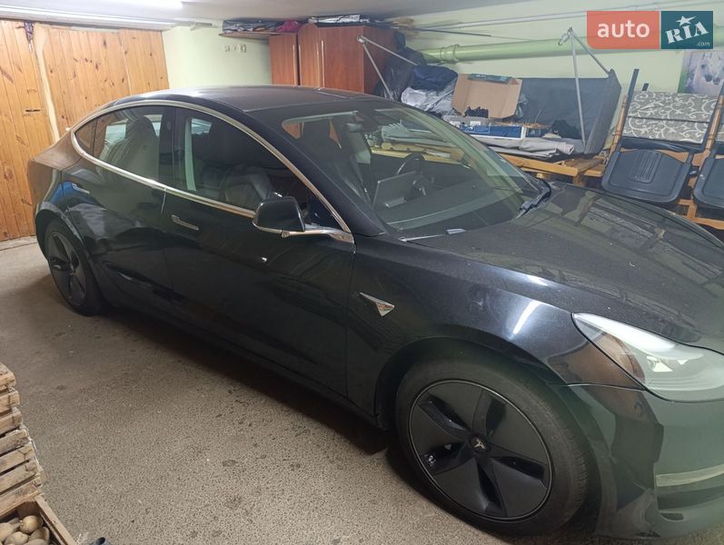 Седан Tesla Model 3 2019 в Киеве