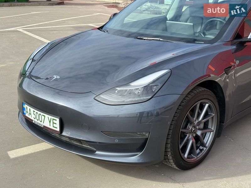 Седан Tesla Model 3 2022 в Києві