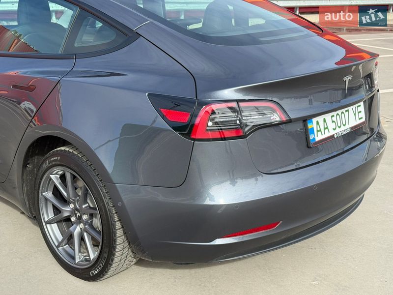 Седан Tesla Model 3 2022 в Києві