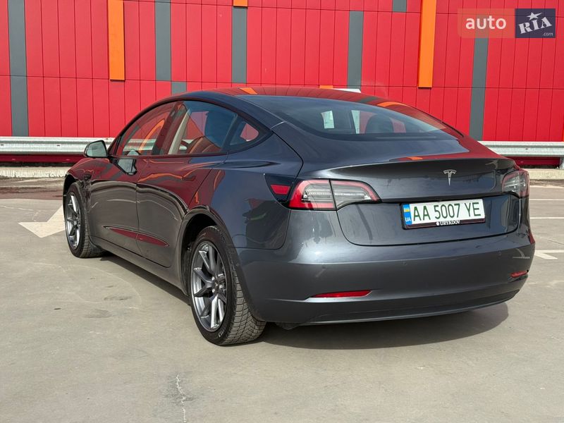 Седан Tesla Model 3 2022 в Києві