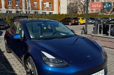 Седан Tesla Model 3 2023 в Черкасах