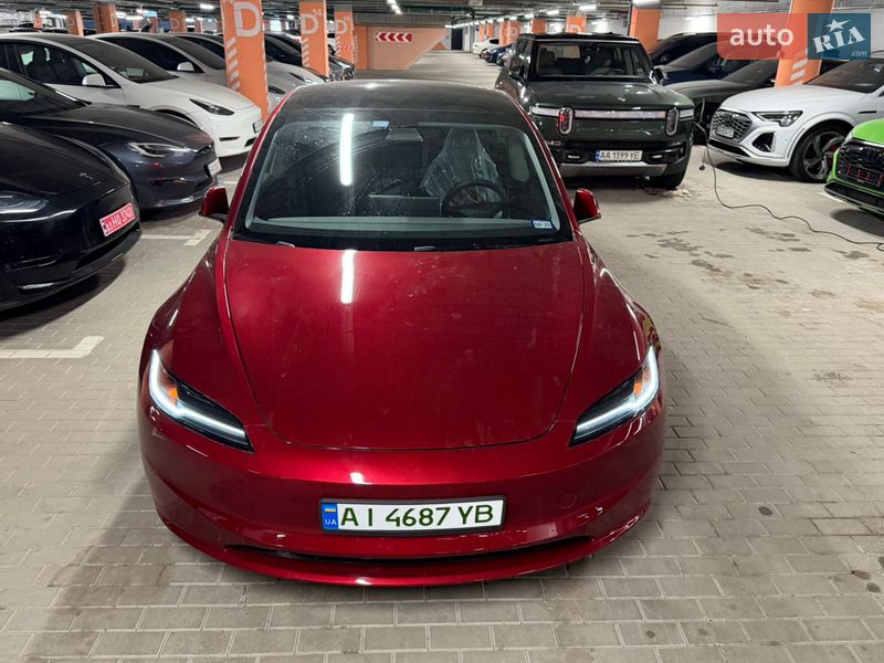 Tesla Model 3 2024