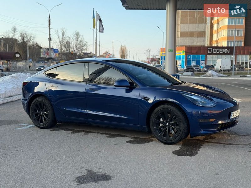 Седан Tesla Model 3 2022 в Черкасах