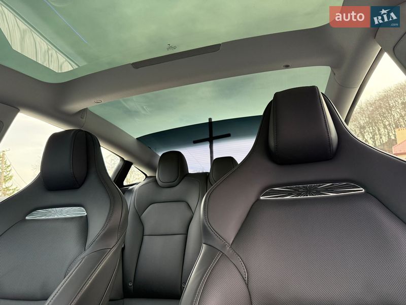 Седан Tesla Model 3 2024 в Львові