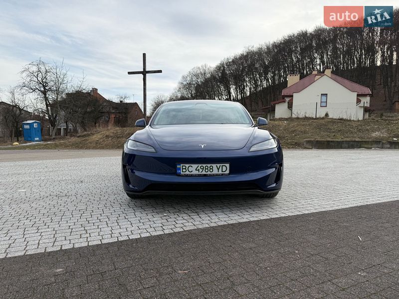 Седан Tesla Model 3 2024 в Львові