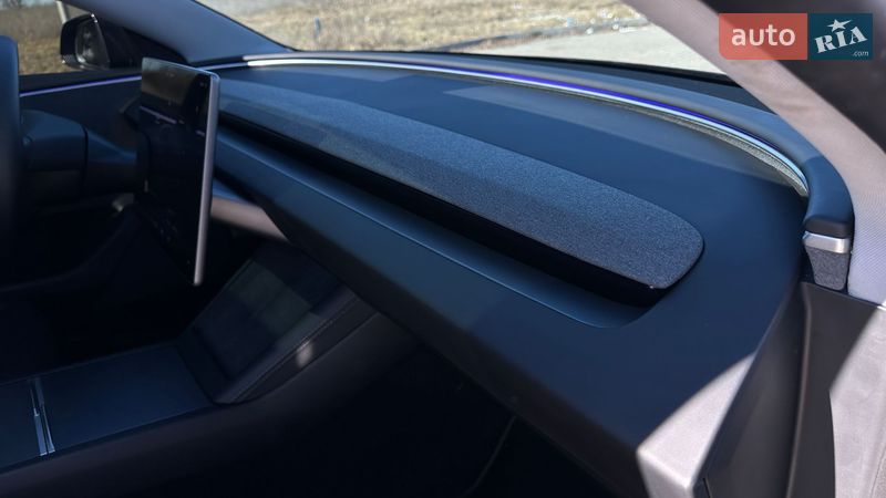 Седан Tesla Model 3 2025 в Тульчине