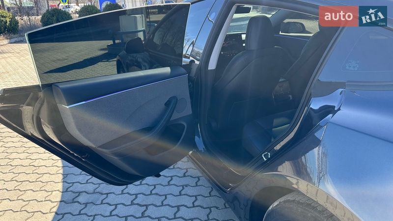 Седан Tesla Model 3 2025 в Тульчине