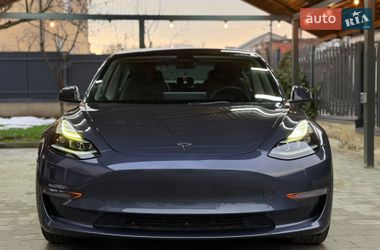 Седан Tesla Model 3 2022 в Львове