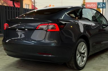 Седан Tesla Model 3 2022 в Львове