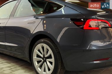 Седан Tesla Model 3 2022 в Львове