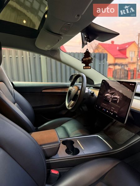 Седан Tesla Model 3 2022 в Львове