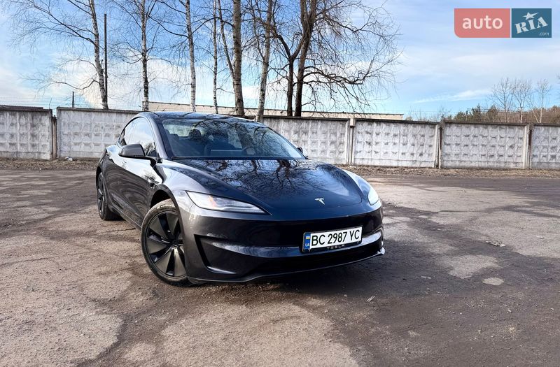 Седан Tesla Model 3 2024 в Новояворовске