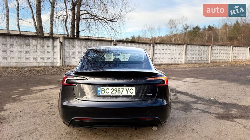 Седан Tesla Model 3 2024 в Новояворовске